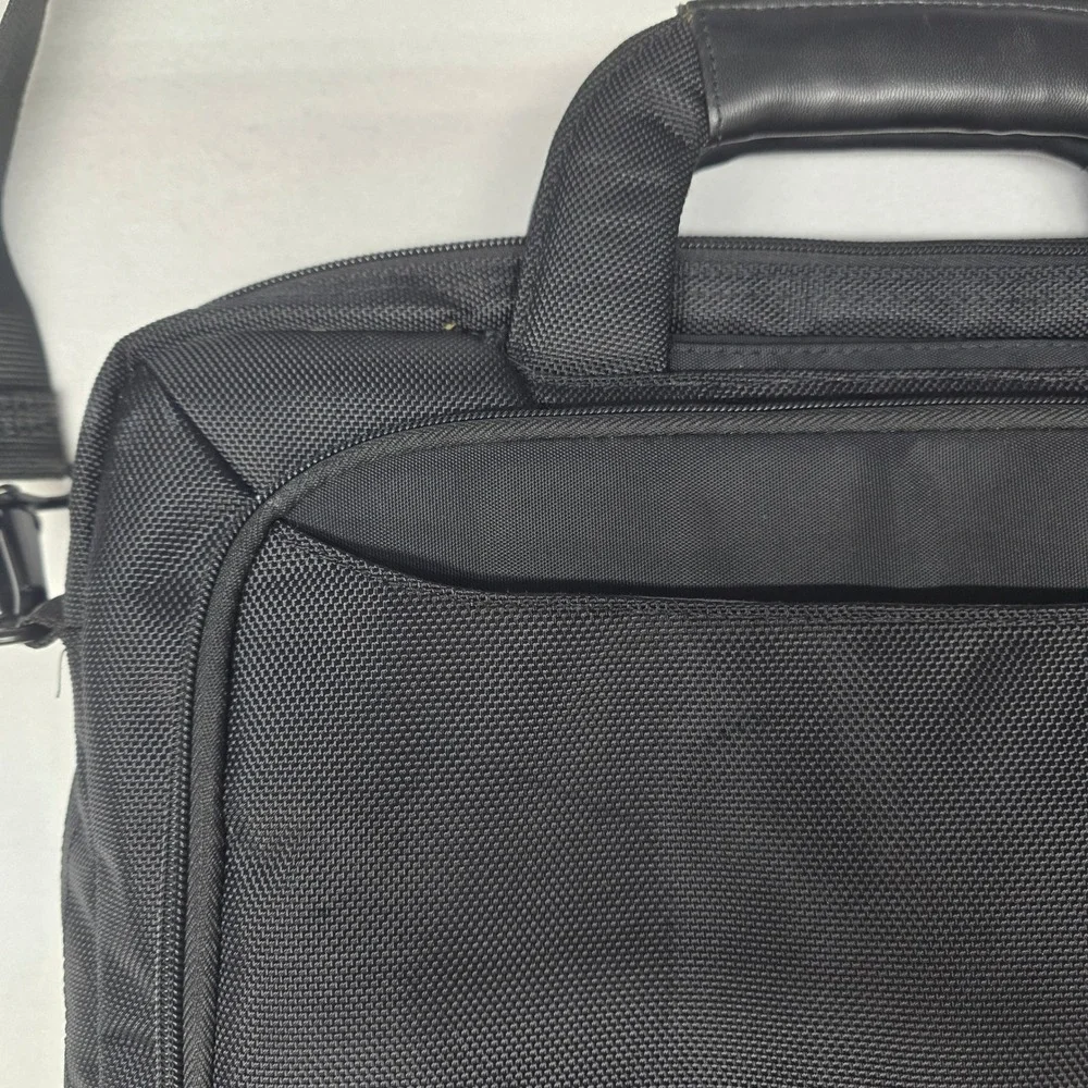 Targus Safe Port Laptop Bag Black Ballistic Nylon Briefcase Shoulder Strap Mens